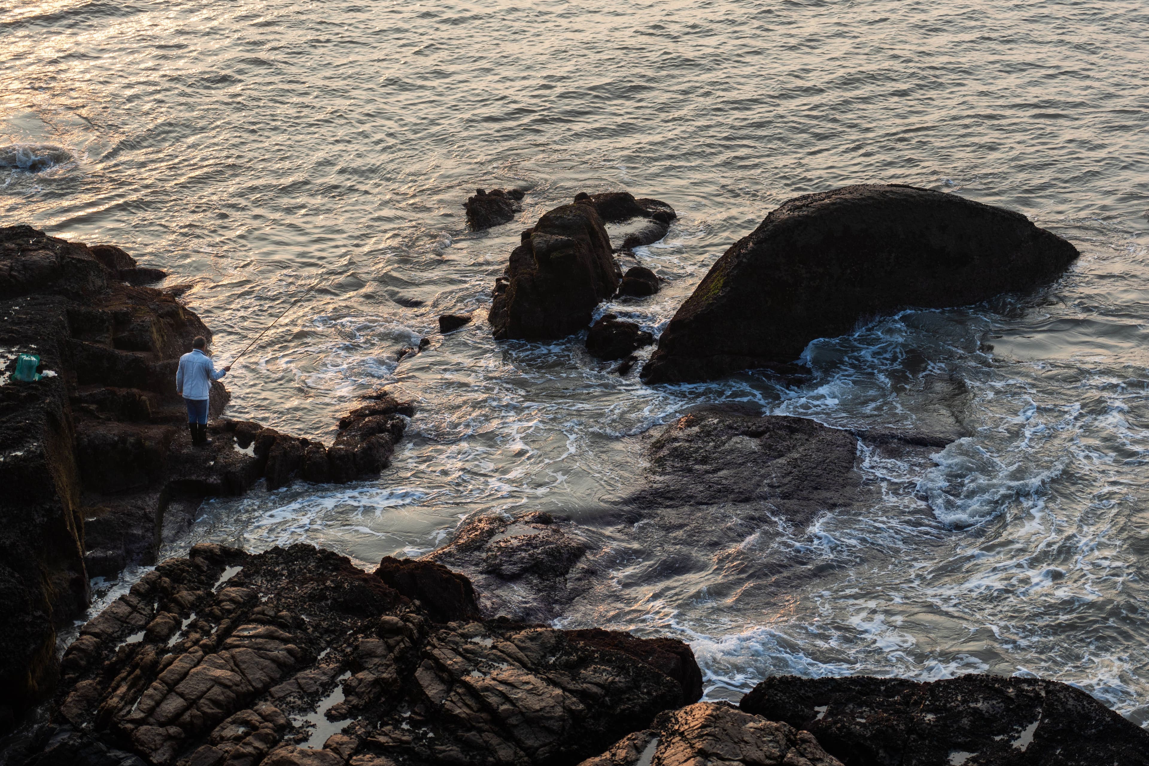 11月AI创新访谈精华:硬件、出海与创业破局全景摘要